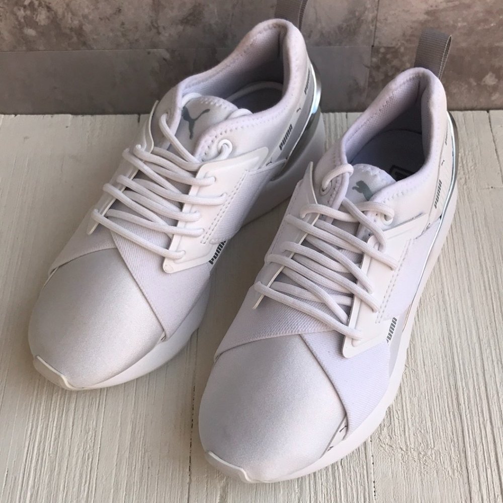 Women’s Puma Muse X -2  Metallic Athletic Shoe  Size 6